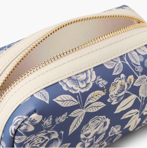 💥BUY 5 GET 3 FREE Small Cosmetic Pouch, Retail $48.00, Color English Ros - Picture 4 of 6